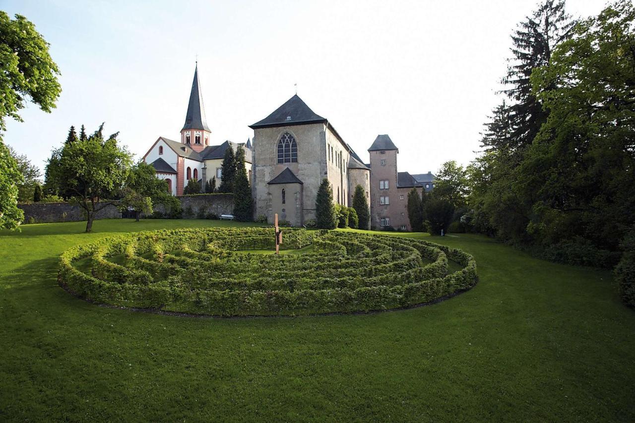 Kloster Steinfeld Gaestehaus Kall Buitenkant foto