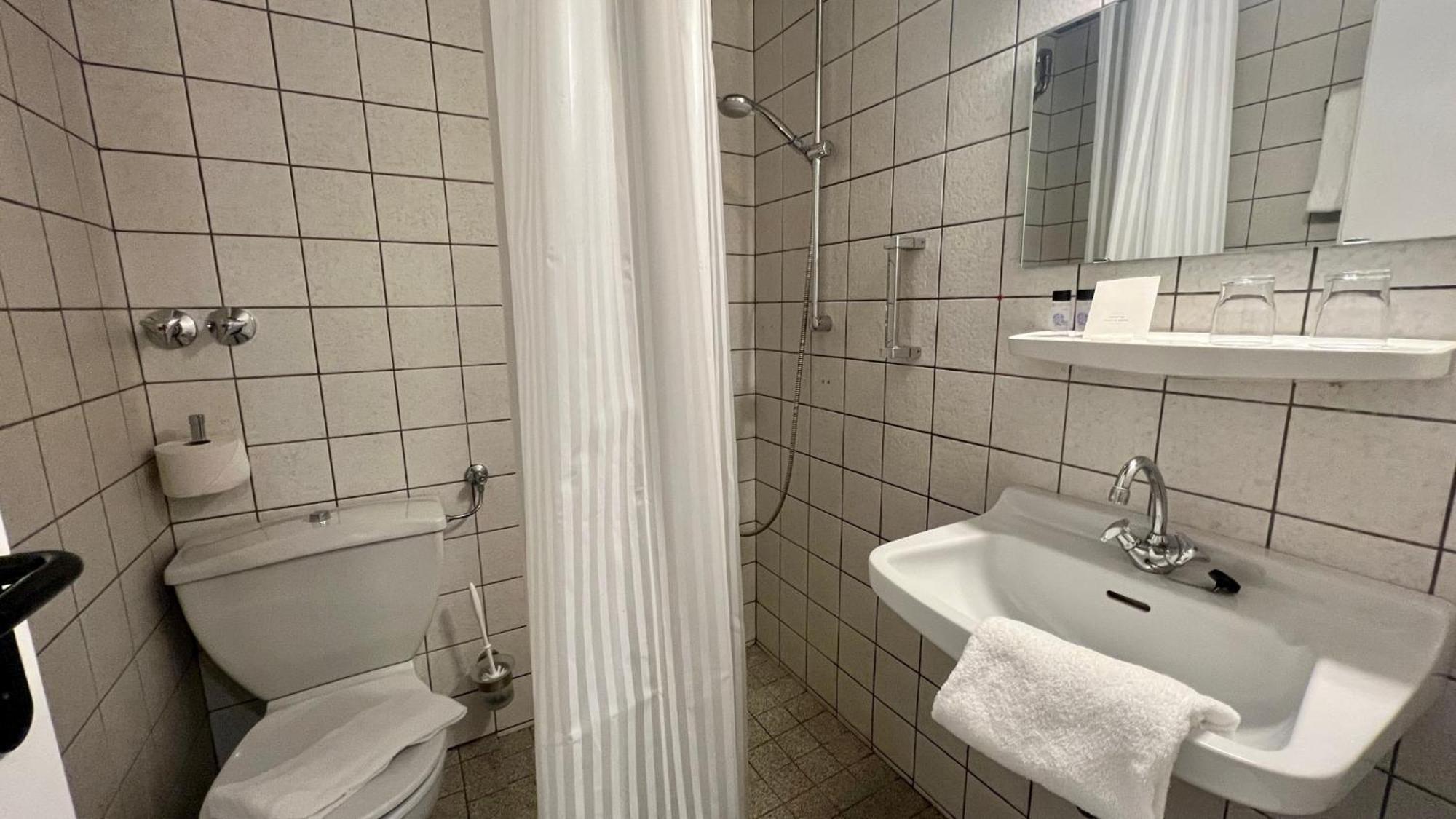 Kloster Steinfeld Gaestehaus Kall Kamer foto